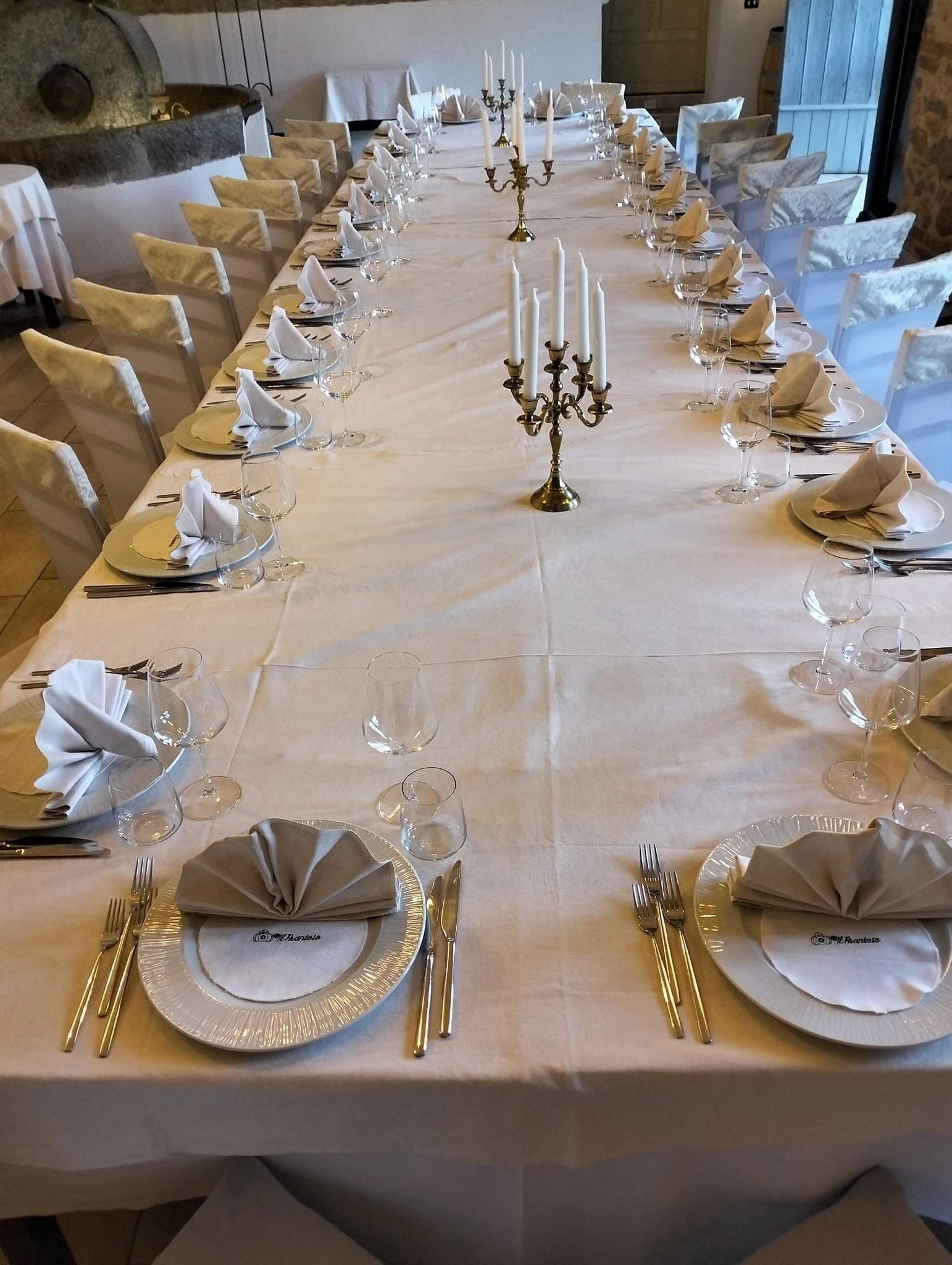 lungo tavolo per evento a Soverato